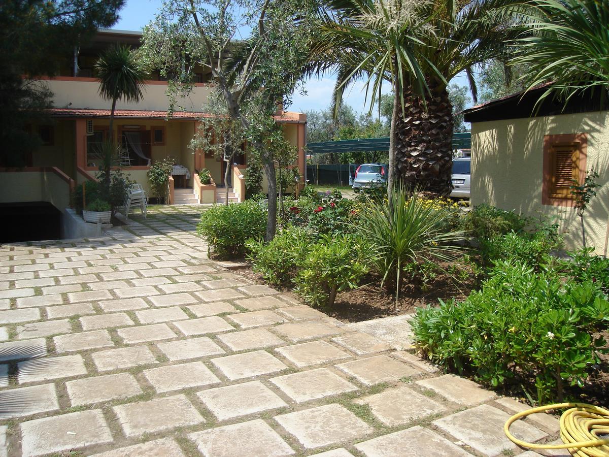 Residence Giardino Vieste Bagian luar foto