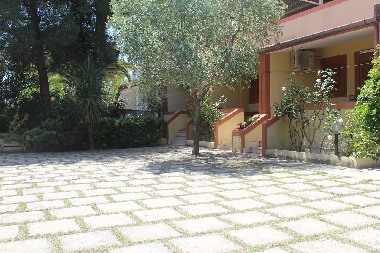 Residence Giardino Vieste Bagian luar foto
